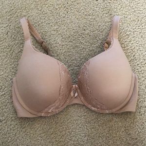 Victoria Secret 32DD bra